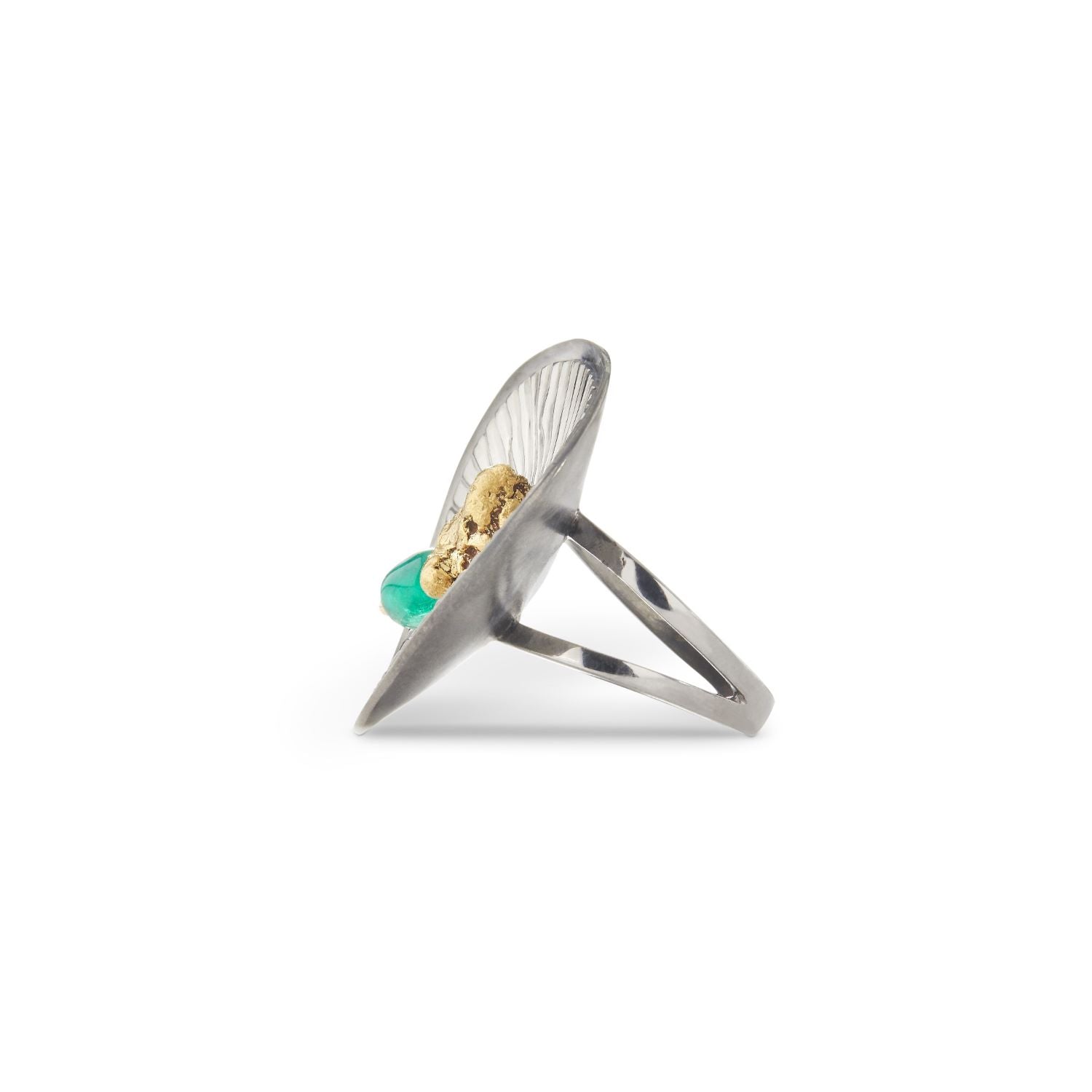 Batea Ring with Emerald